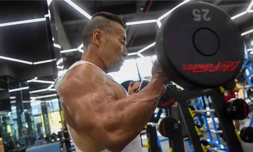 70-year-old bodybuilder will change your perception of what a retiree looks like