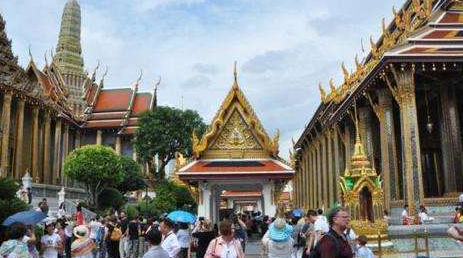 China May Day holiday adjustment triggers tourism craze