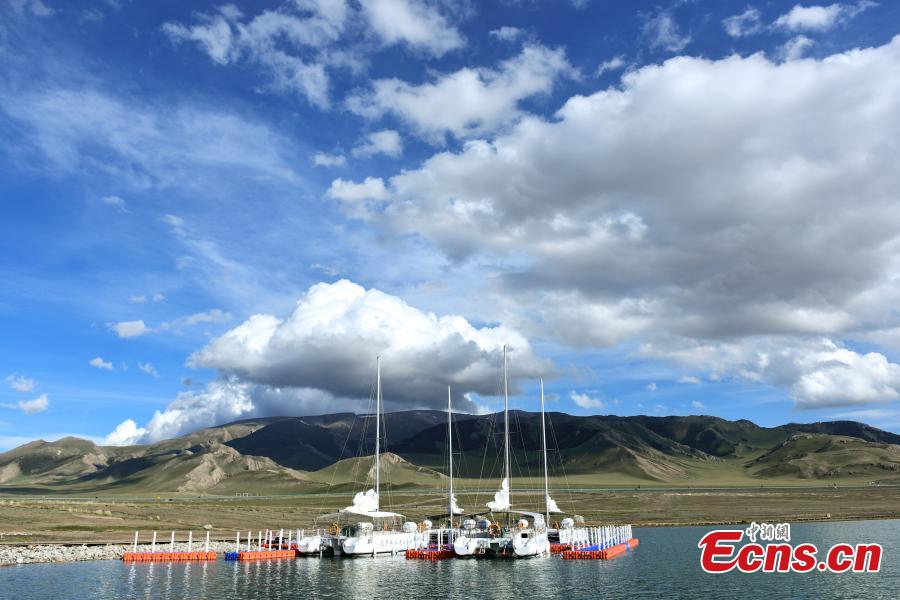 Xinjiang’s highest lake a natural wonder