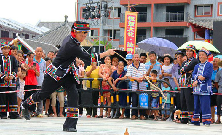 Fun folk sports tournament in south China’s Guangxi