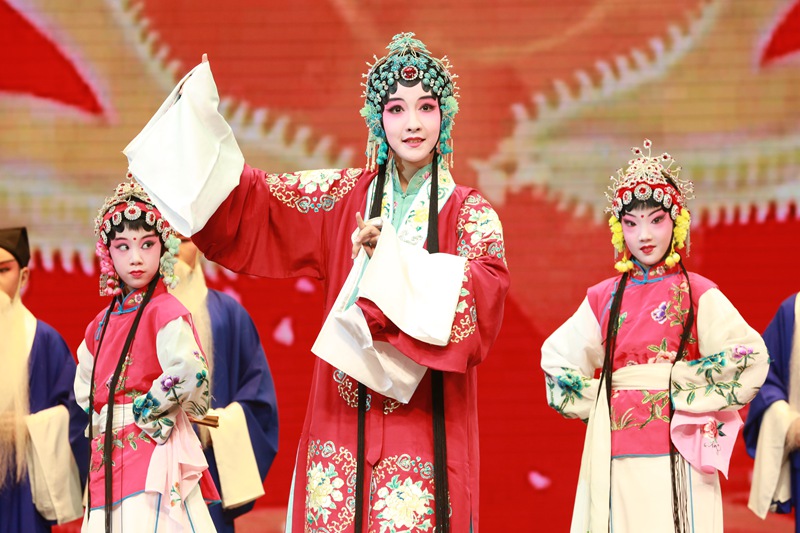 Opera forms showcase profundity of Chinese traditional culture