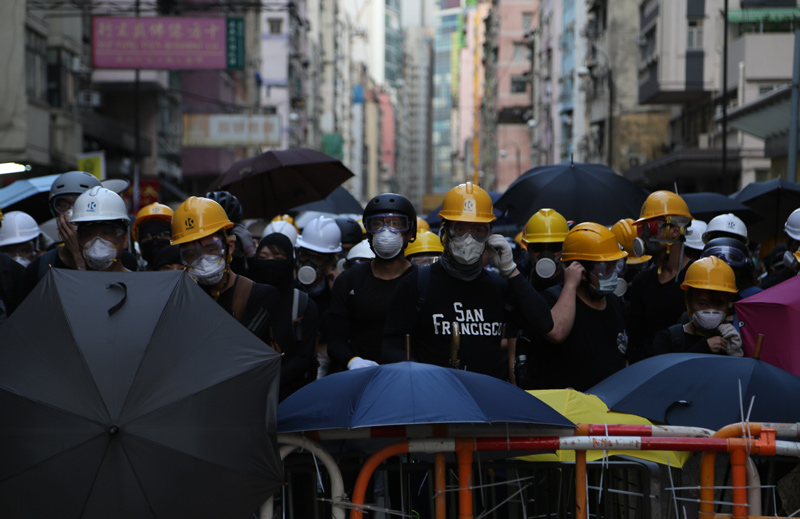Disgraceful acts of the mobs in Hong Kong in the eyes of a reporter