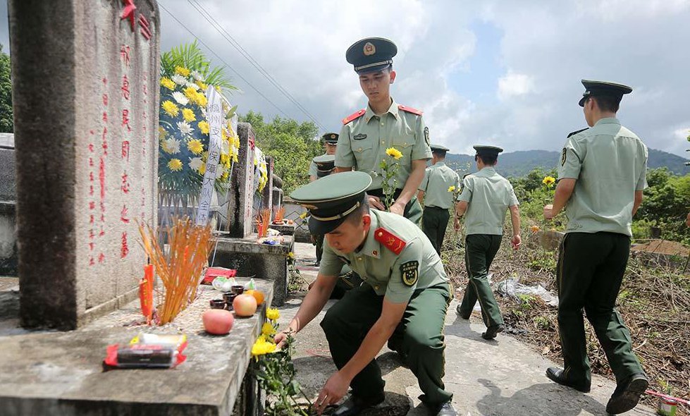 China revises rules for commending martyrs