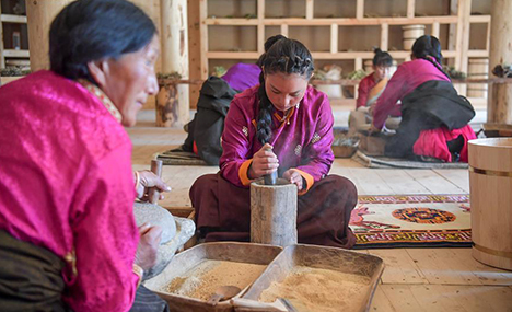 In pics: traditional Tibetan incense making