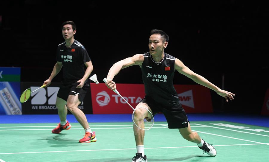 Highlights of men's doubles quarterfinal at badminton worlds