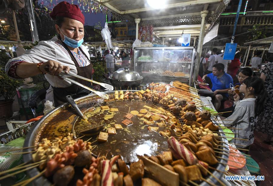Nighttime economy booms in China's Xinjiang