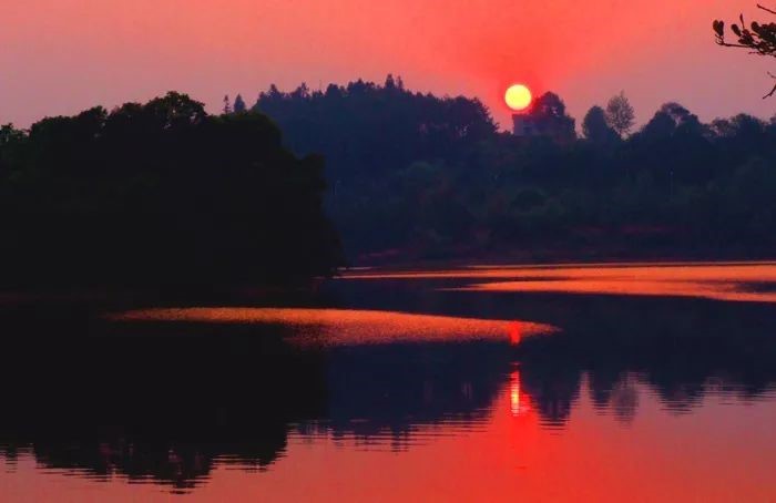 Picturesque Scenery of Xima Lake in Pu'er