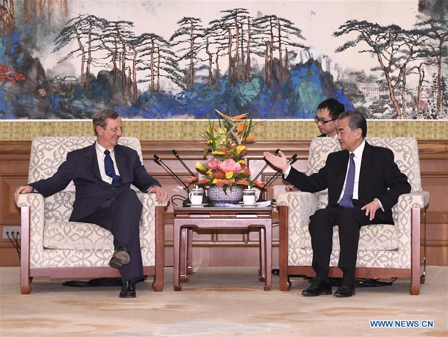 Chinese FM meets dignitaries from Ethiopia, Cuba