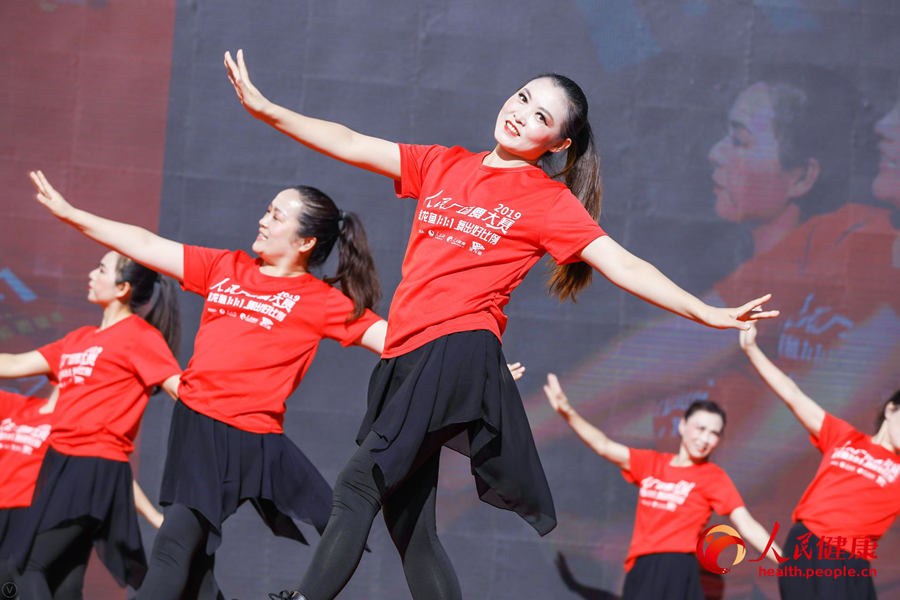Square dance competition final concludes in Beijing