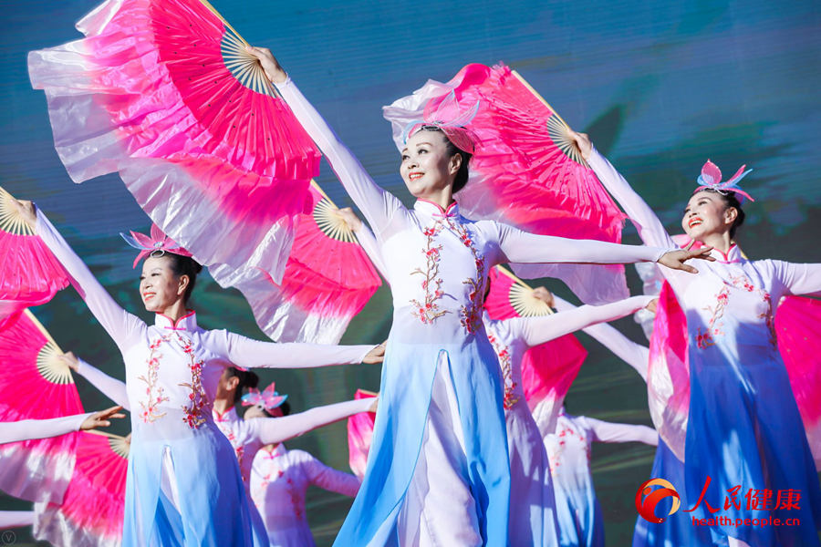 Square dance competition final concludes in Beijing