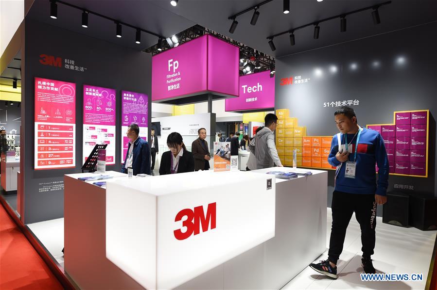 People visit the booth of 3M Company during the second China International Import Expo (CIIE) in Shanghai, east China, on Nov. 7, 2019. A total of 192 U.S. companies participated in the expo, an increase of 18 percent over last year. The floor space of U.S. exhibition area reached 47,500 square meters, taking up the largest exhibition area among all participating countries. (Xinhua/Fan Peishen)