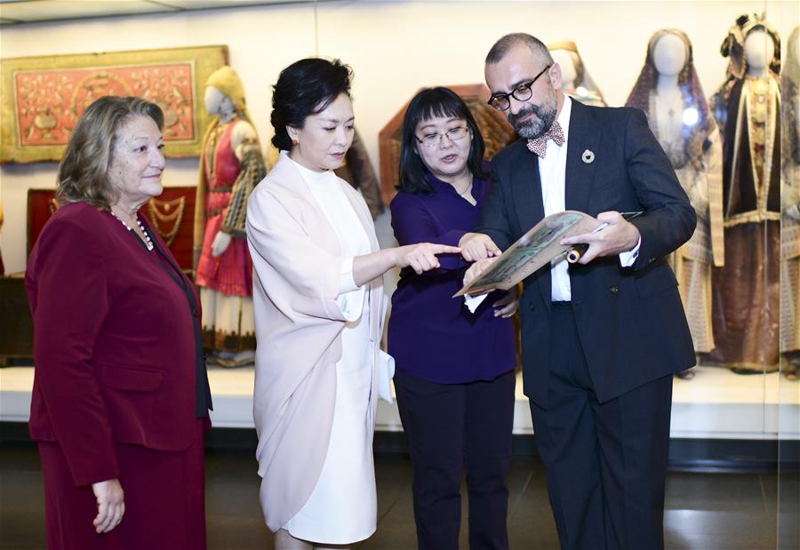 China's first lady Peng Liyuan visits Benaki Museum in Athens