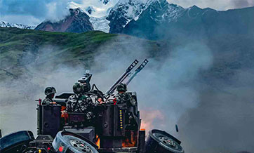 Live-fire air-defense test held in Xizang
