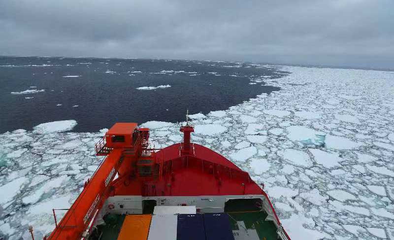 Icebreaker Xuelong 2 enters floating ice area in Southern Ocean