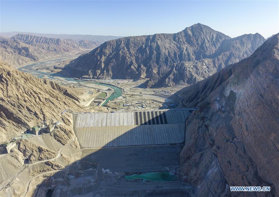 Hydro dam of Aratax water conservation project starts to impound water of Yarkant River in Xinjiang
