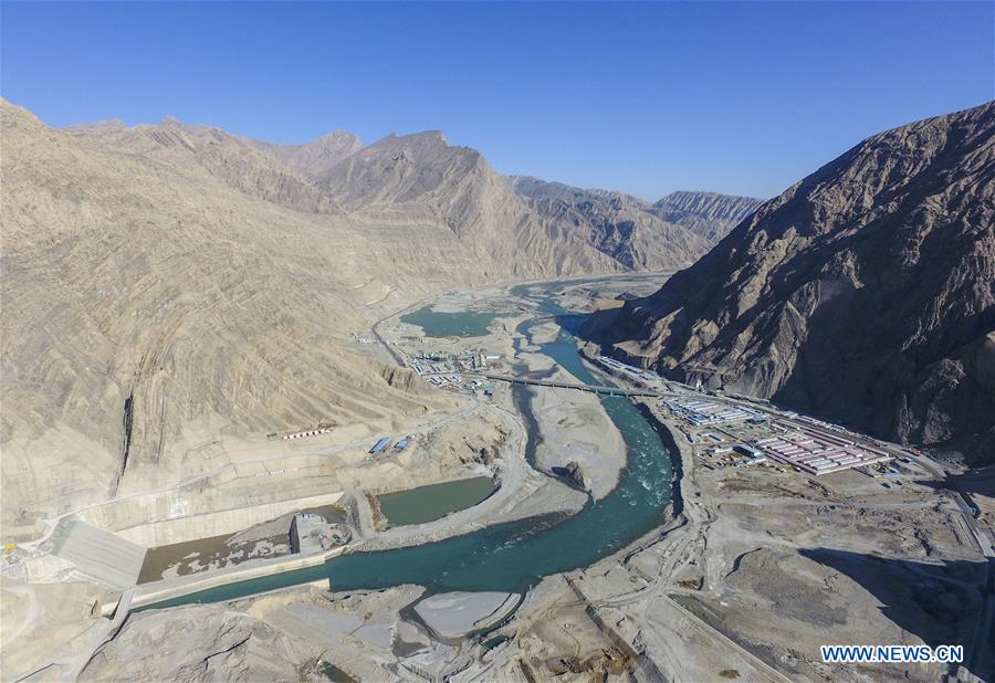 Hydro dam of Aratax water conservation project starts to impound water of Yarkant River in Xinjiang
