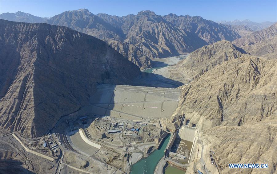 Hydro dam of Aratax water conservation project starts to impound water of Yarkant River in Xinjiang
