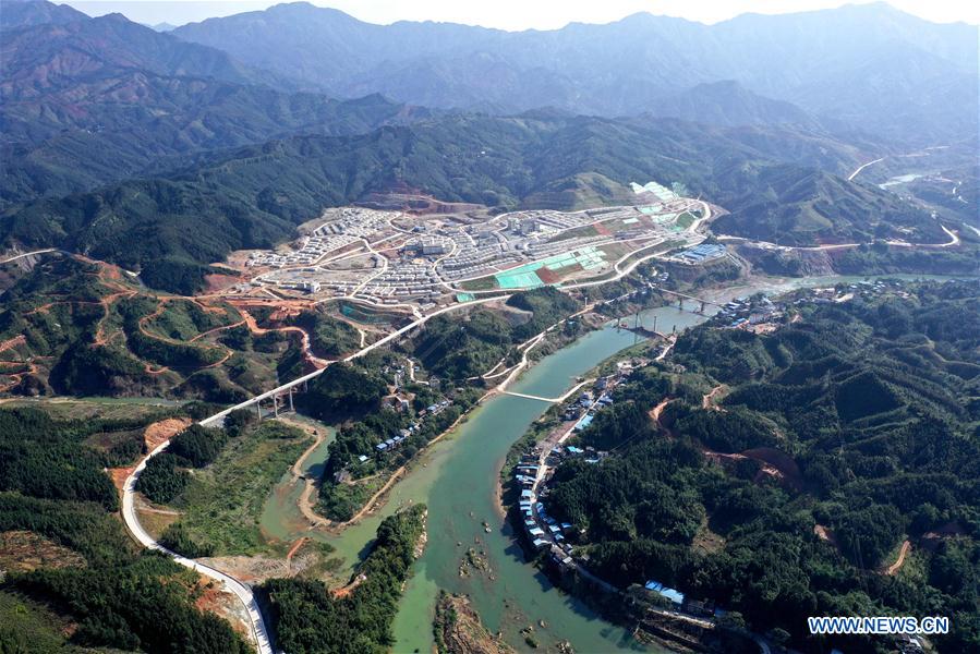 Locals to benefit from road building as part of poverty alleviation efforts in China's Guangxi