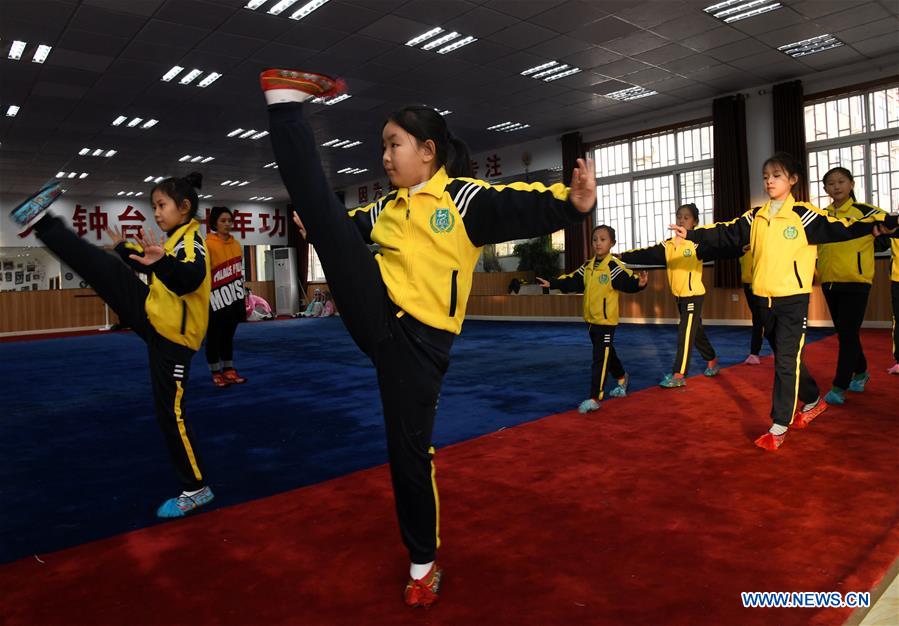 Schools establish Peking Opera interest clubs in Qingdao, E China