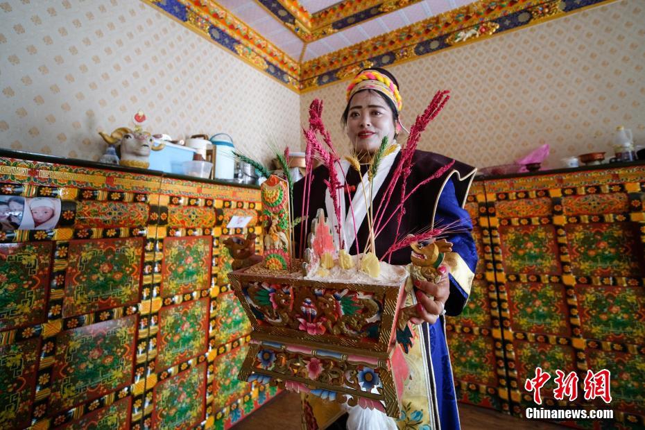 People celebrate Gongbo New Year in Tibet