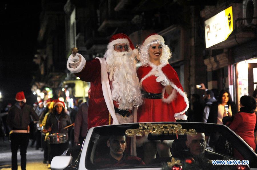 Syrians celebrate holiday season in Damascus