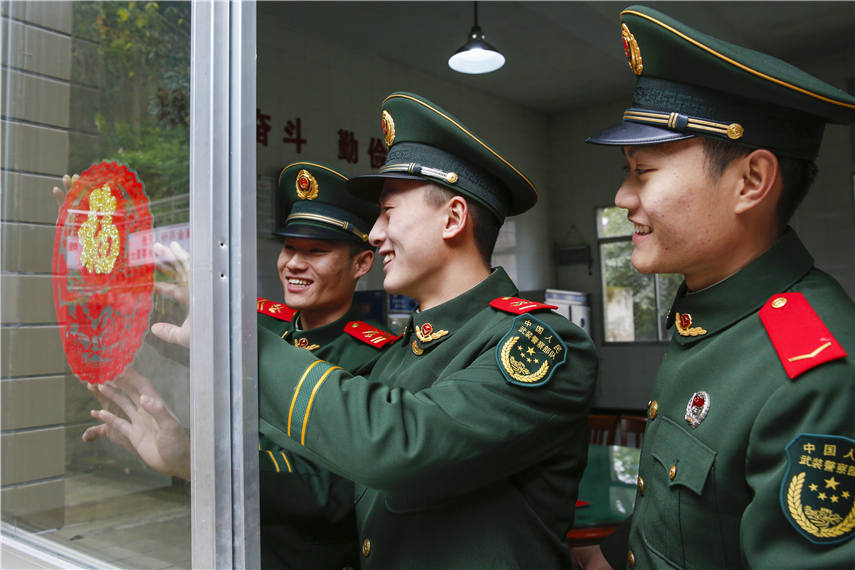 People's Armed Police soldiers decorate barracks to celebrate Chinese New Year