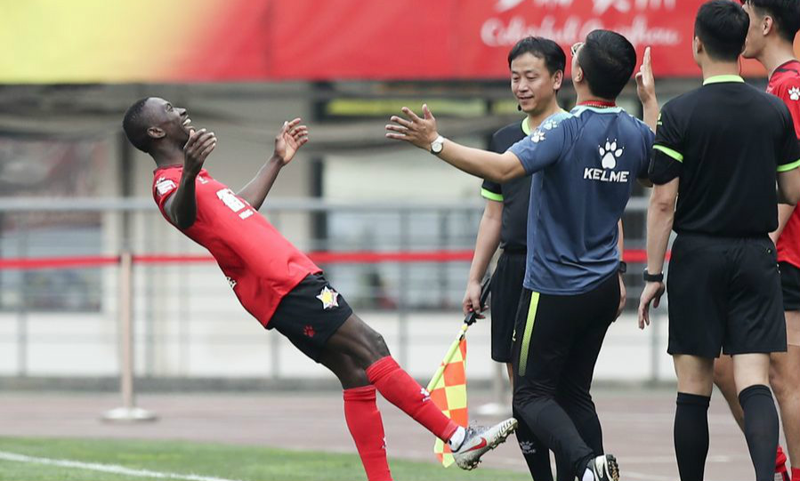 Nine football clubs forced to quit China's professional leagues due to financial ruin