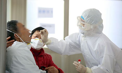 Salute to “fighters in white” in battle against novel coronavirus