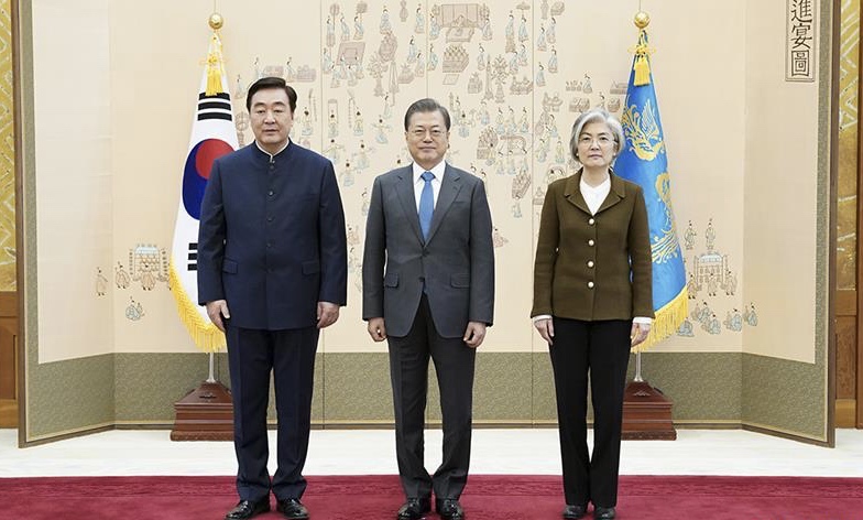 Moon says S. Korea to continue backing China on anti-epidemic fight