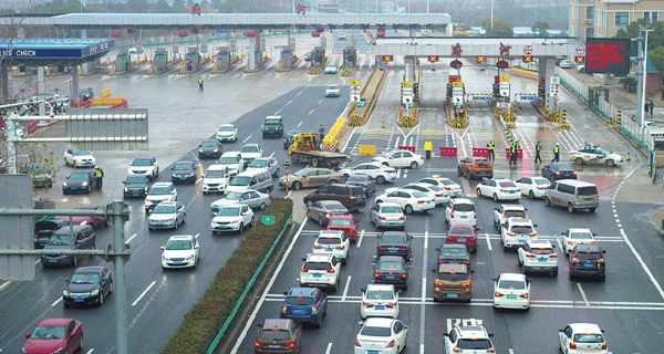 Ministry to waive road tolls until outbreak ends