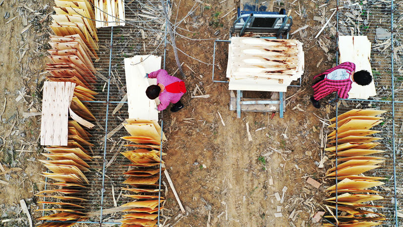 Micro-factories helping impoverished laborers find jobs near home