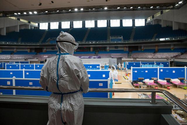 Patients and medical workers bid farewell before final Fangcang makeshift hospital shuts down