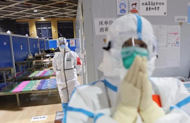 Patients and medical workers bid farewell before final Fangcang makeshift hospital shuts down