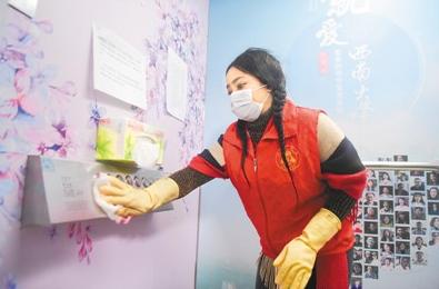 Foreign volunteers join in fight against epidemic in China
