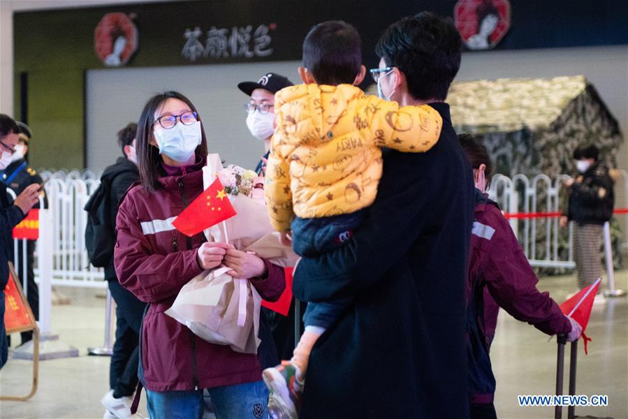 Medical workers from Hunan return home