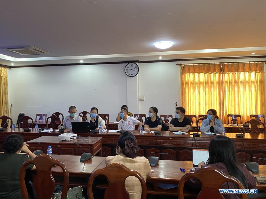 Chinese medical experts share experience in COVID-19 fight with Lao counterparts in Vientiane