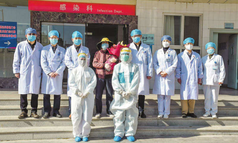 213 COVID-19 patients discharged from hospitals on Chinese mainland