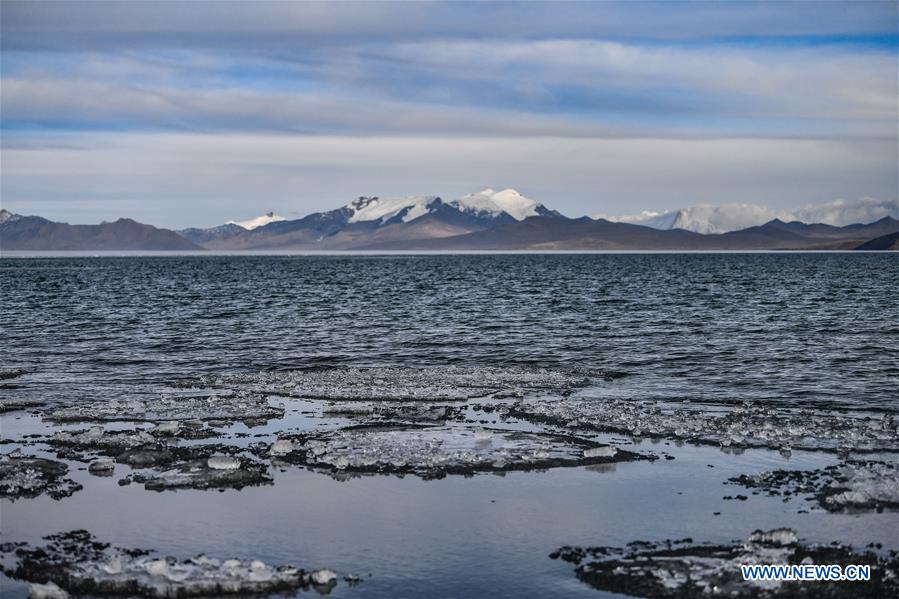 Scenery of Puma Yumco Lake in Tibet