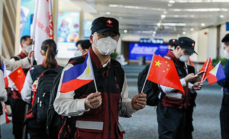 Chinese experts back home from Philippines after medical assistance