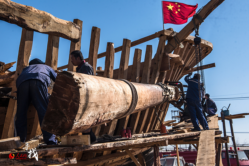 Intangible cultural heritage inheritor builds boats to last