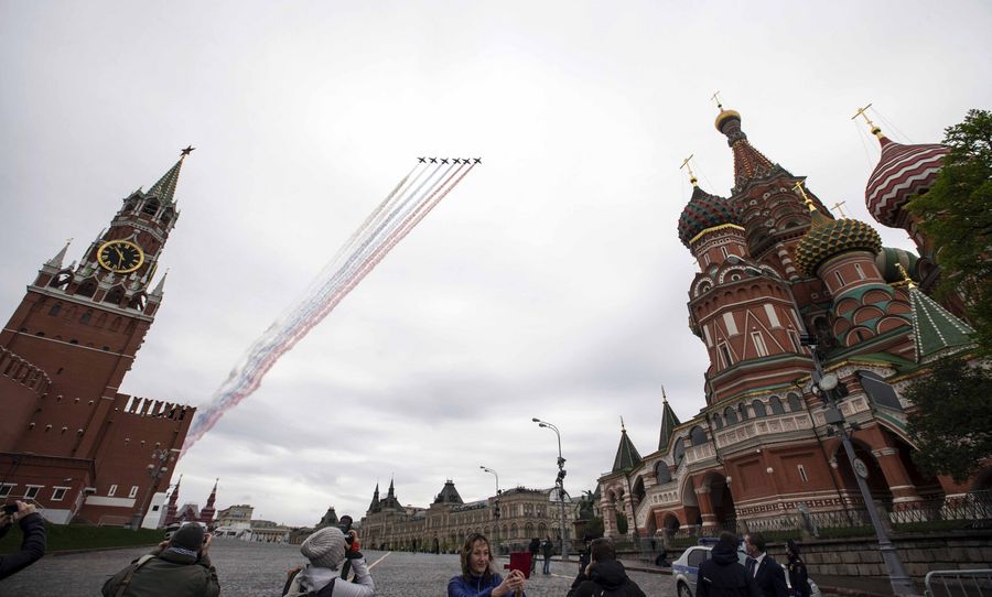 Russia marks Victory Day amid COVID-19 battle
