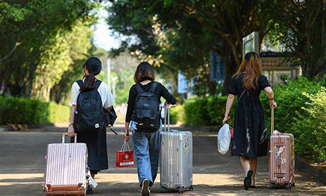 Hainan partially reopens colleges to first batch of students