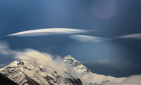View of Mount Qomolangma