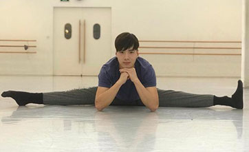 Teenager who lost his leg in Wenchuan Earthquake now becomes "dancing king"