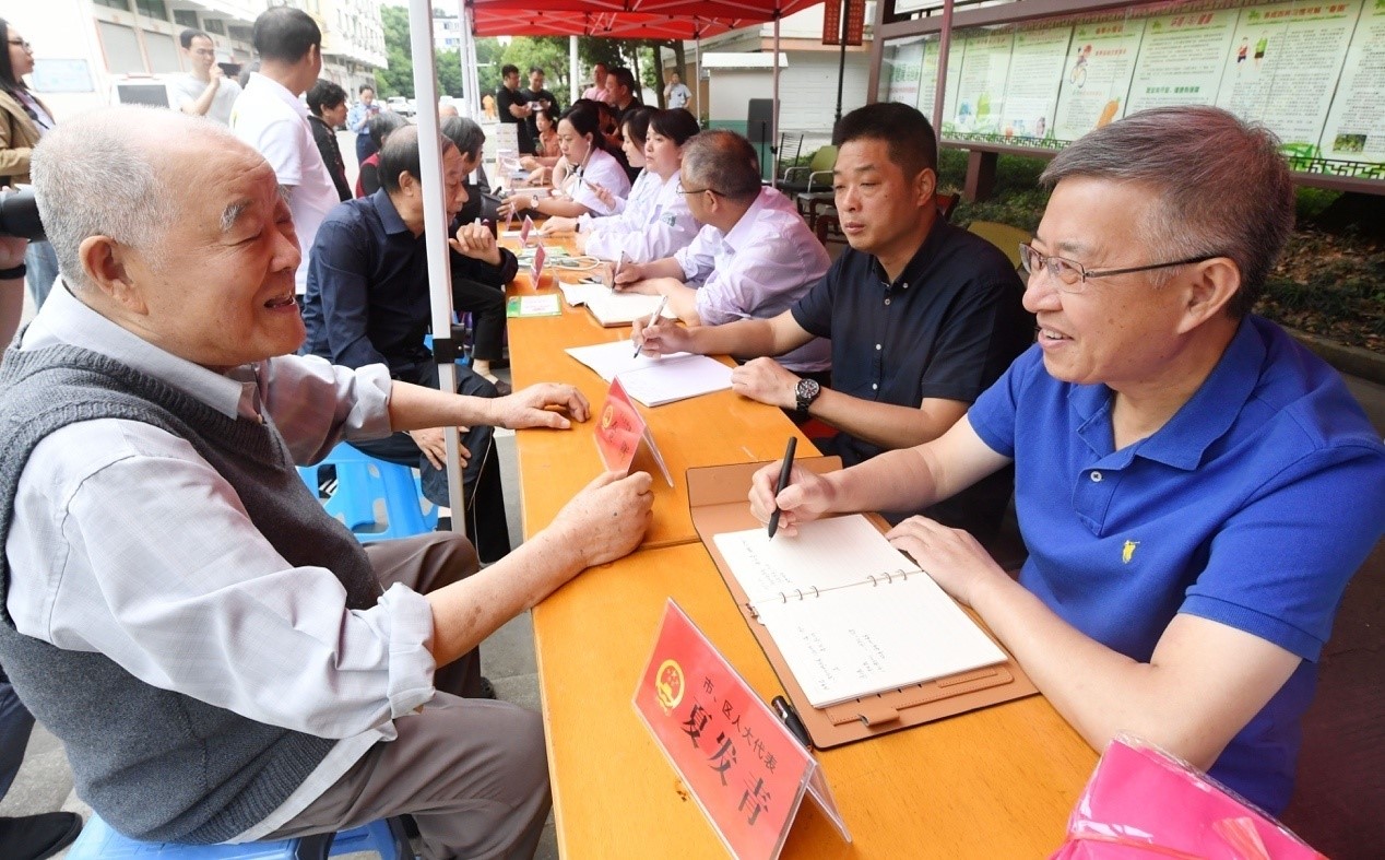 Communication mechanism builds closer ties between public, deputies to people’s congress