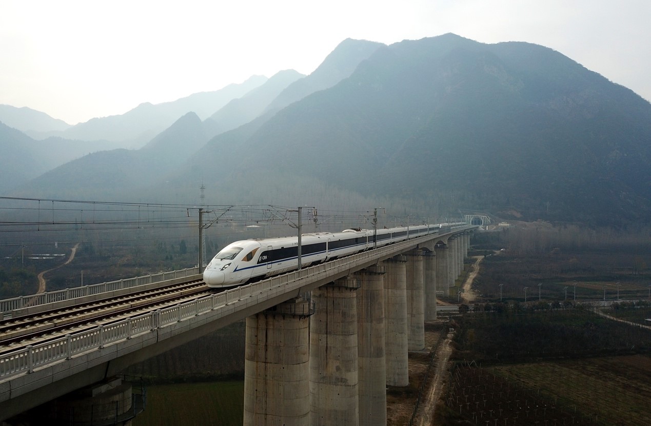 China’s total high-speed railway mileage to reach 39,000 kilometers by year end
