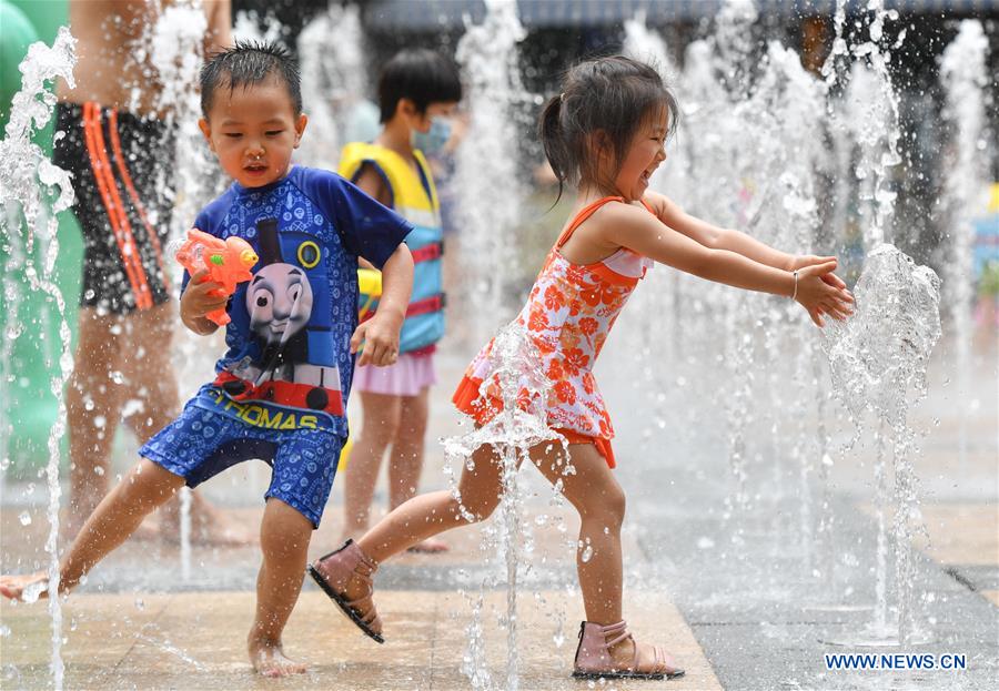 Guangzhou's Chimelong Water Park reopens with COVID-19 prevention measures