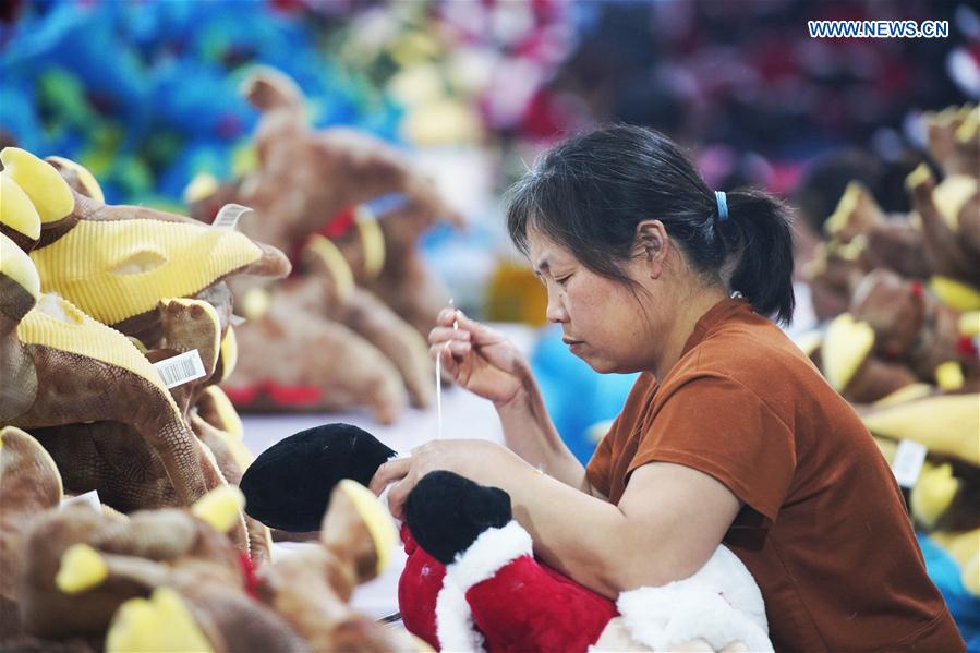 Toy factory offers job posts for poverty-stricken households in Shandong