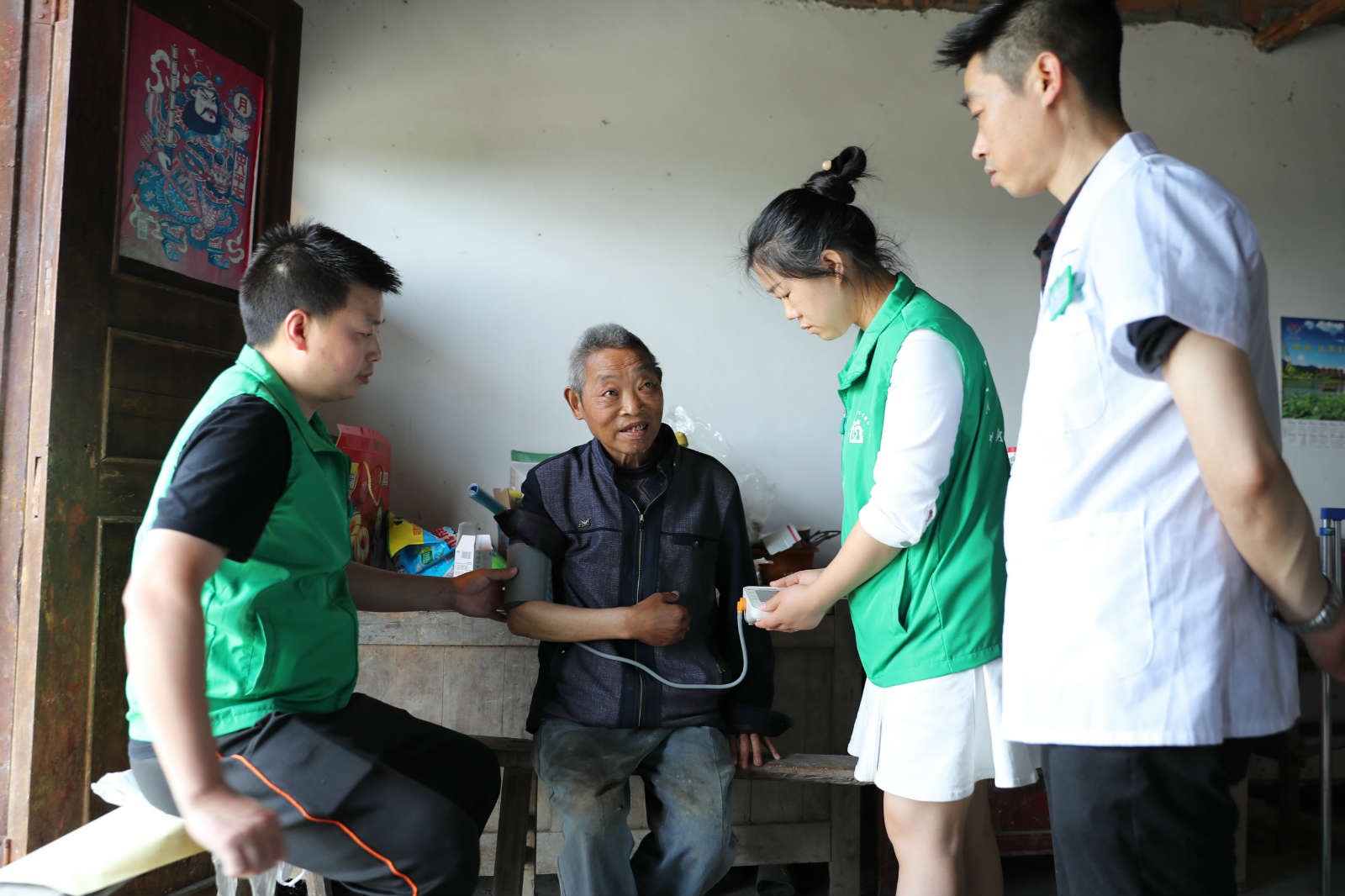 China’s doctor makes unremitting efforts to fulfill health-related poverty alleviation tasks