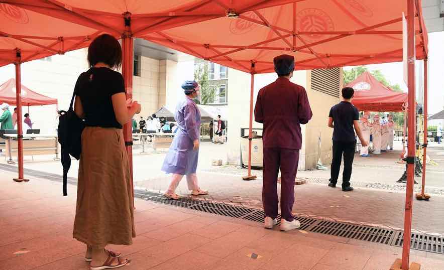 Hospital strengthens management of nucleic acid testing site in Beijing